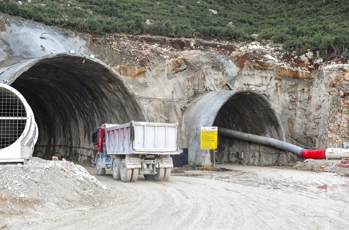 Ndertimi i tunelit te Llogorase, kompania 9 mln euro fitim ne 2022